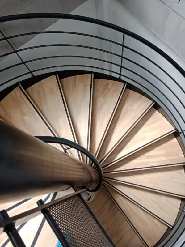 escalier en metal (1)